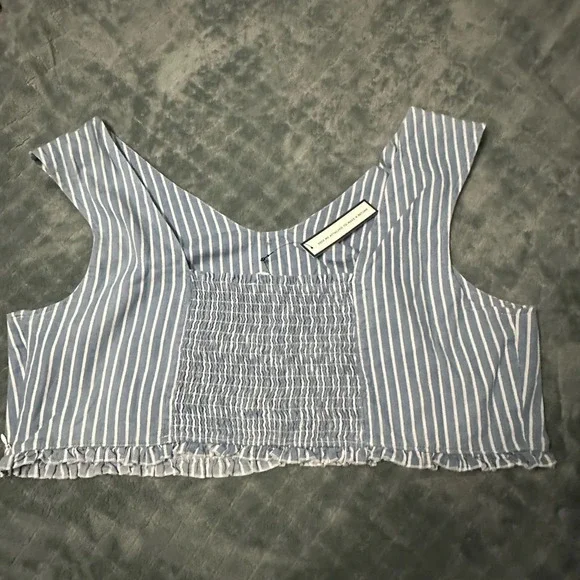 Soncy Cropped Tank Top Blue & White Striped Faux Buttoned Front - Size 3 (22/24) - Picture 3 of 3